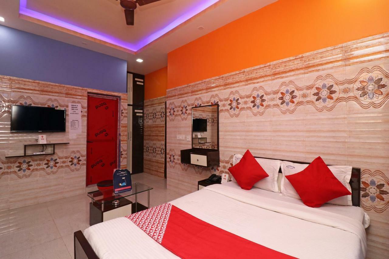 Oyo 23364 Hcn Guest house Kolkata